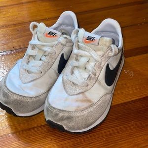 9c Nike sneakers
